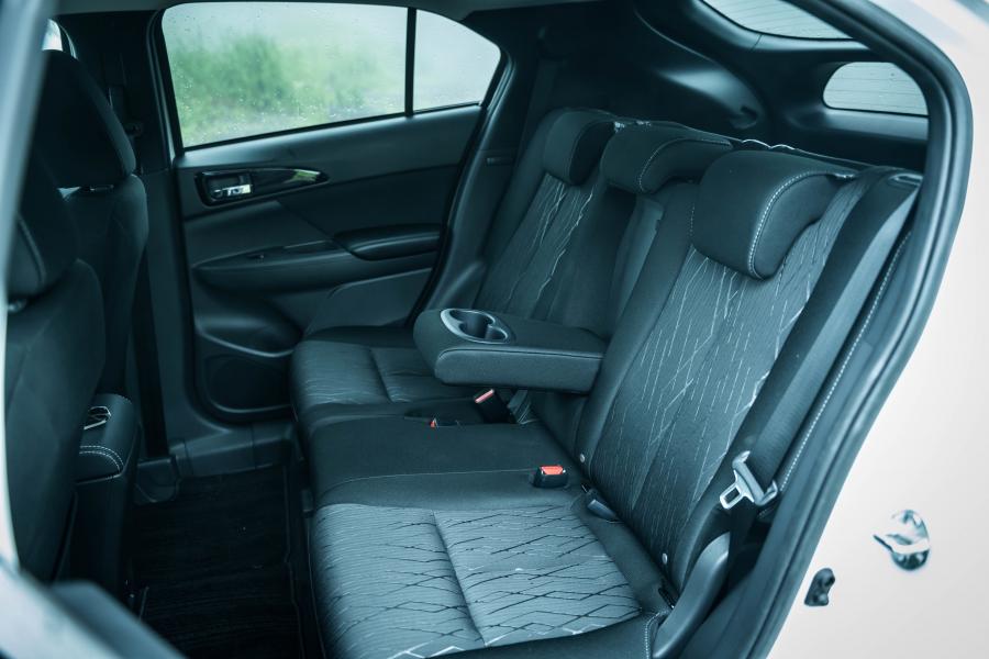 Интерьер Mitsubishi Eclipse Cross Black Edition 2018 года  (JP) (фото 27 из 31)